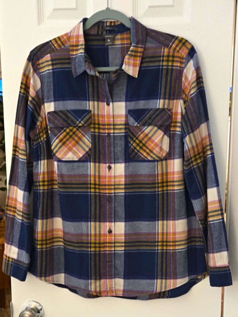 Eddie Bauer Women's L Classic Fit Blue/Tan Plaid Collared Long Sleeve Button-Up